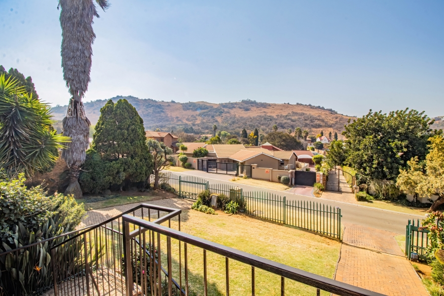 3 Bedroom Property for Sale in Bassonia Gauteng