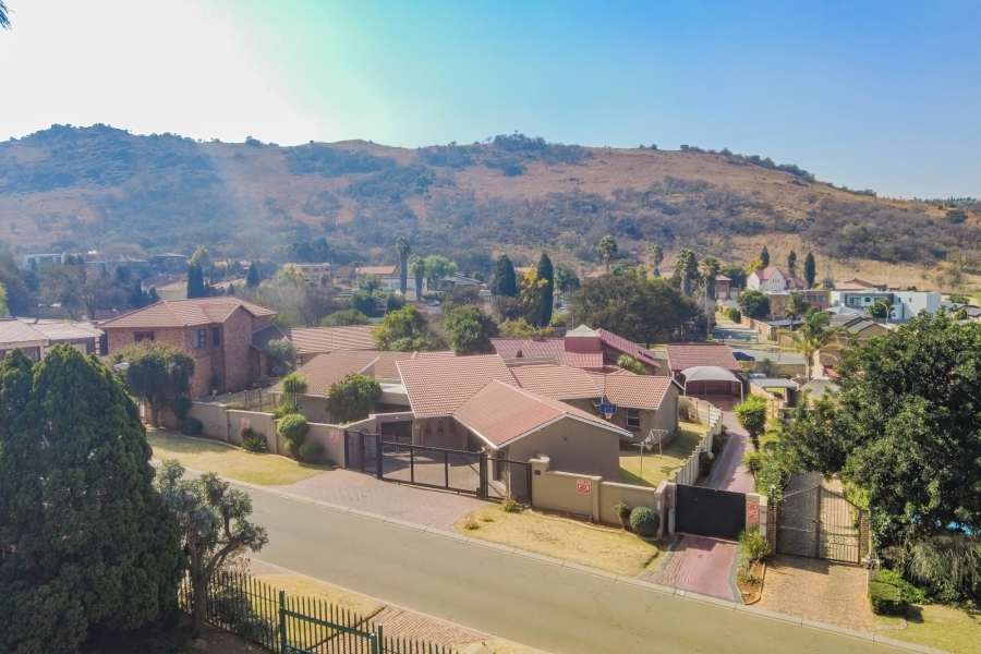 3 Bedroom Property for Sale in Bassonia Gauteng