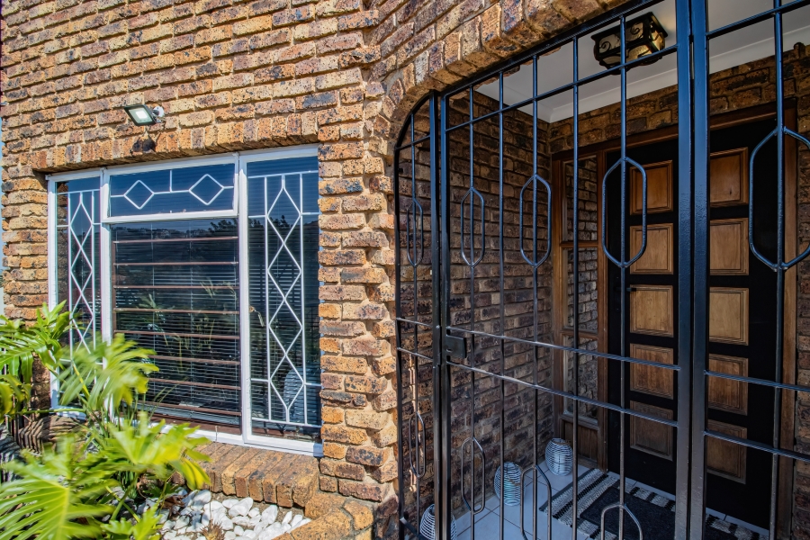 3 Bedroom Property for Sale in Bassonia Gauteng