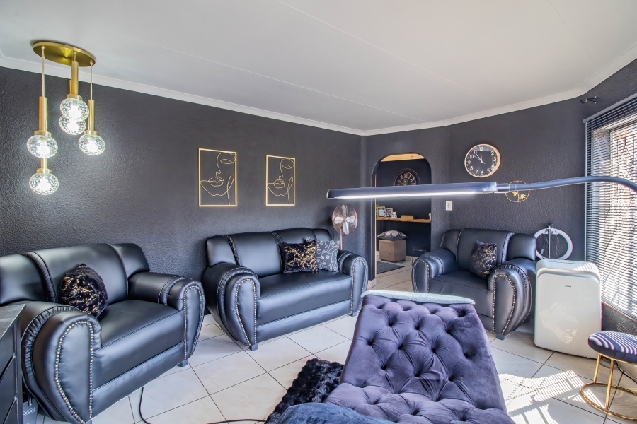3 Bedroom Property for Sale in Bassonia Gauteng