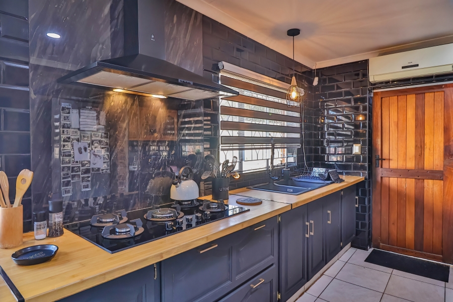3 Bedroom Property for Sale in Bassonia Gauteng