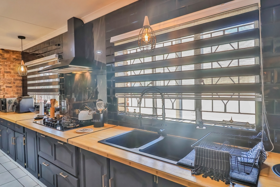 3 Bedroom Property for Sale in Bassonia Gauteng