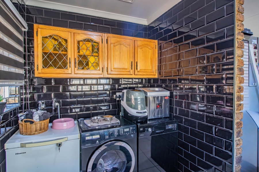 3 Bedroom Property for Sale in Bassonia Gauteng