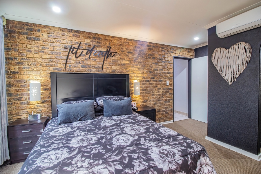 3 Bedroom Property for Sale in Bassonia Gauteng
