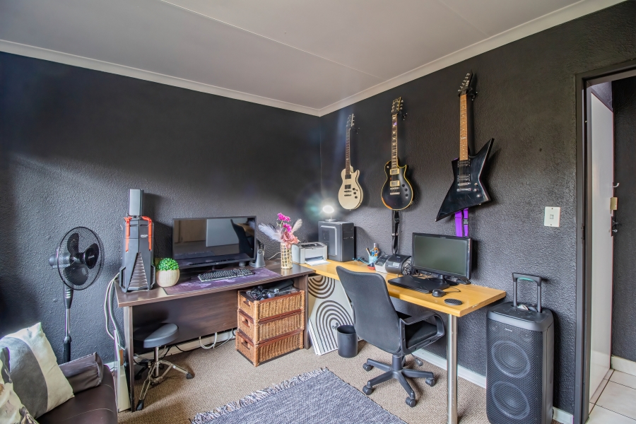3 Bedroom Property for Sale in Bassonia Gauteng