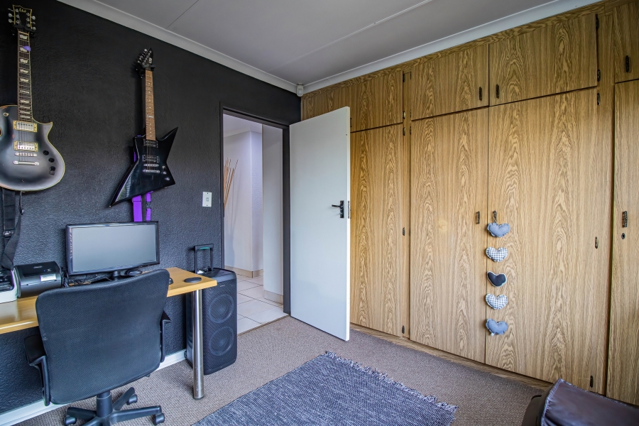 3 Bedroom Property for Sale in Bassonia Gauteng