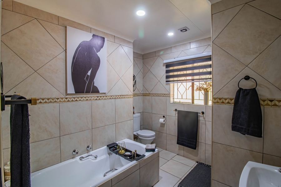 3 Bedroom Property for Sale in Bassonia Gauteng