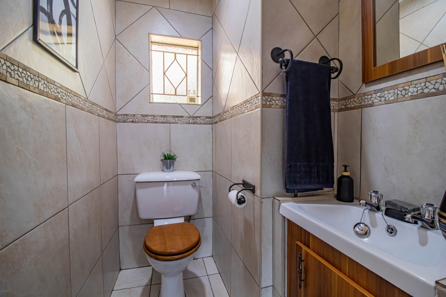 3 Bedroom Property for Sale in Bassonia Gauteng