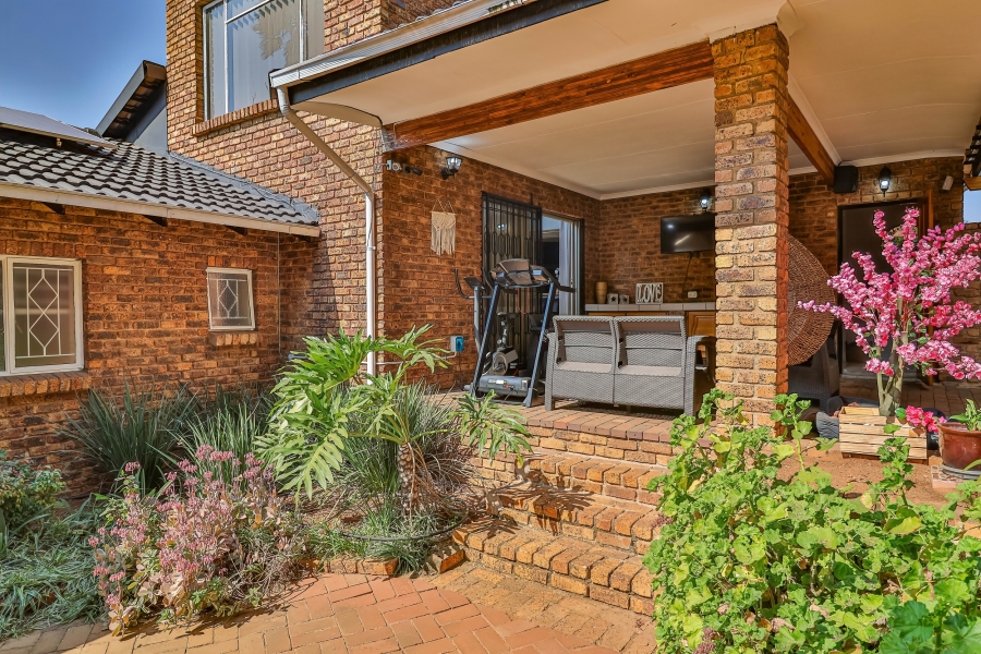 3 Bedroom Property for Sale in Bassonia Gauteng