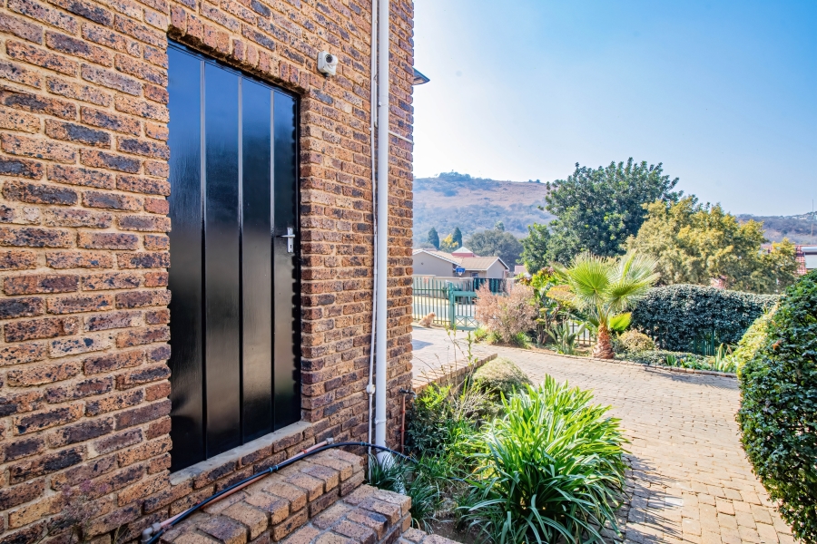 3 Bedroom Property for Sale in Bassonia Gauteng