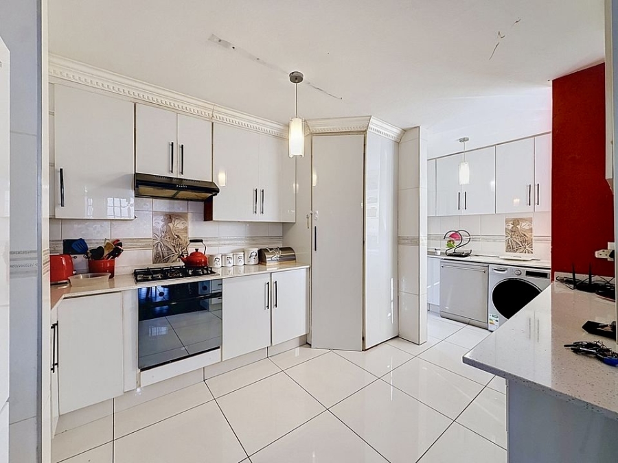 3 Bedroom Property for Sale in Equestria Gauteng