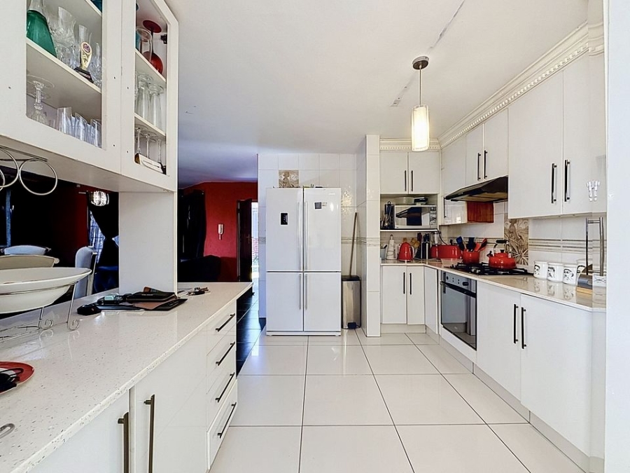 3 Bedroom Property for Sale in Equestria Gauteng