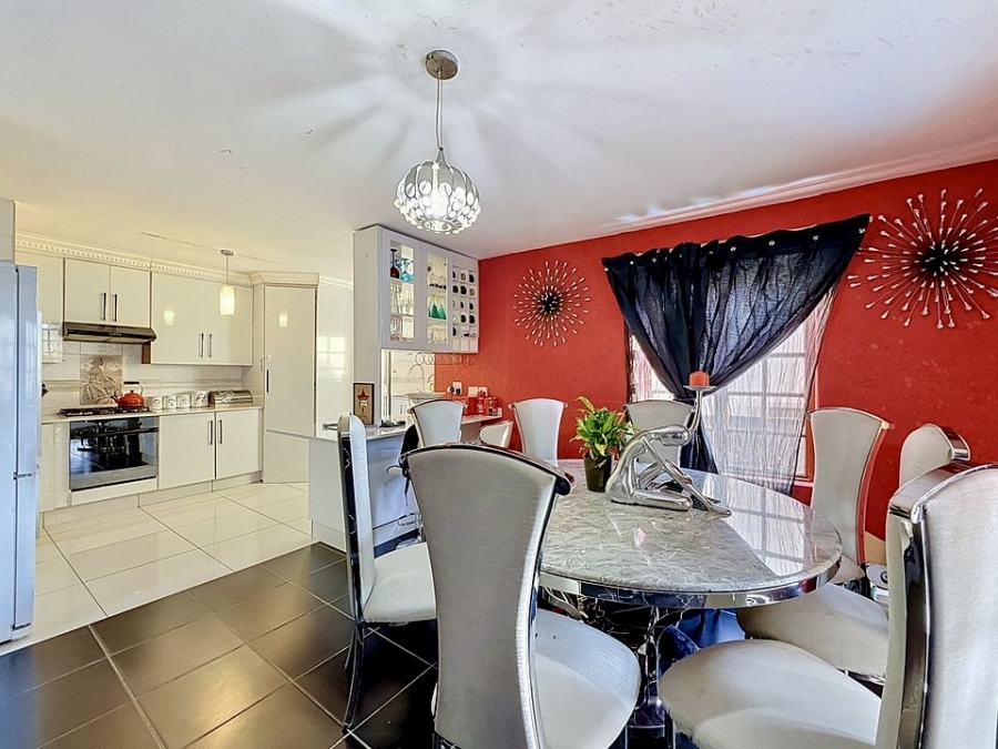 3 Bedroom Property for Sale in Equestria Gauteng