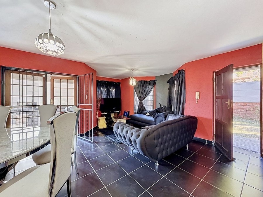 3 Bedroom Property for Sale in Equestria Gauteng
