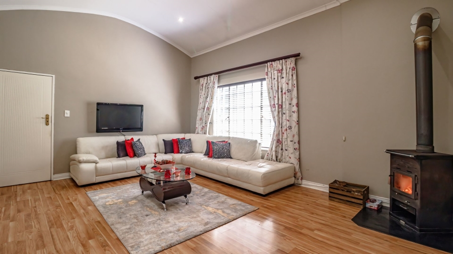 4 Bedroom Property for Sale in Hurlingham Manor Gauteng