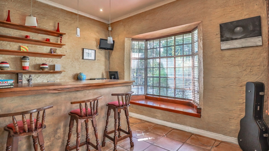 4 Bedroom Property for Sale in Hurlingham Manor Gauteng