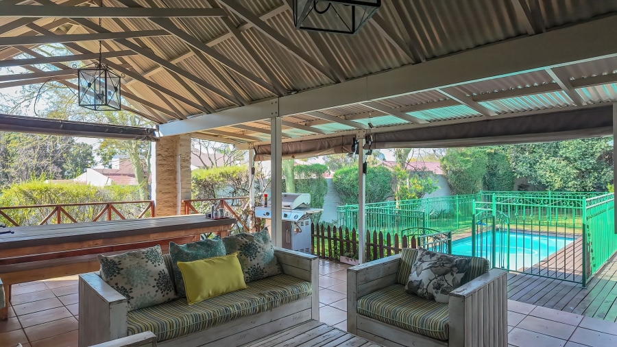 4 Bedroom Property for Sale in Hurlingham Manor Gauteng
