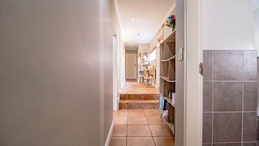 4 Bedroom Property for Sale in Hurlingham Manor Gauteng