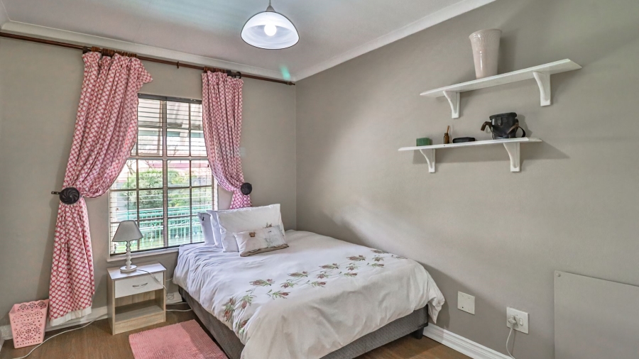 4 Bedroom Property for Sale in Hurlingham Manor Gauteng
