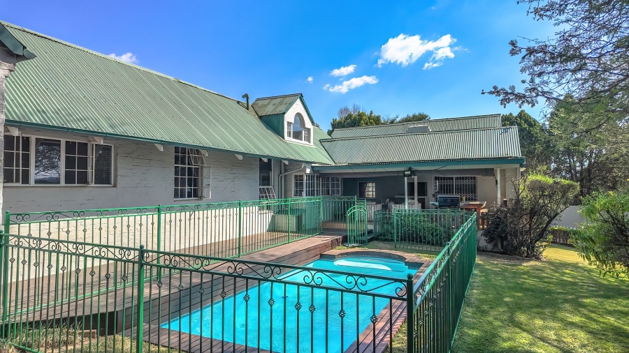 4 Bedroom Property for Sale in Hurlingham Manor Gauteng