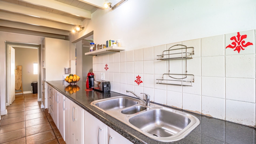 4 Bedroom Property for Sale in Hurlingham Manor Gauteng