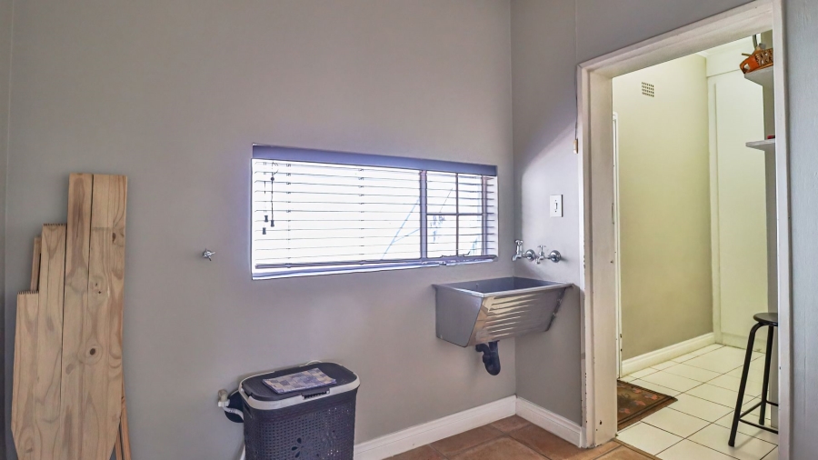 4 Bedroom Property for Sale in Hurlingham Manor Gauteng