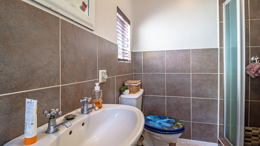 4 Bedroom Property for Sale in Hurlingham Manor Gauteng