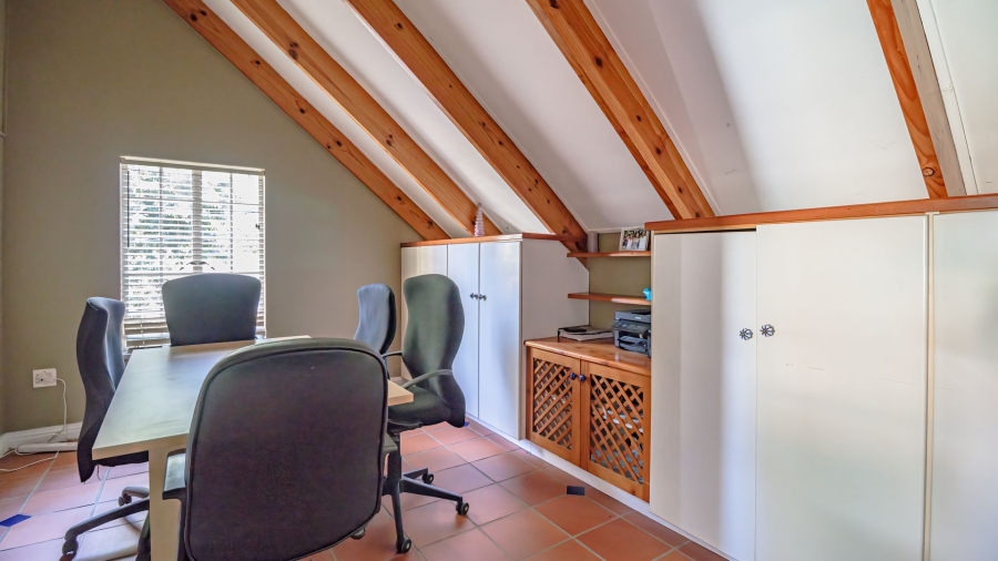 4 Bedroom Property for Sale in Hurlingham Manor Gauteng