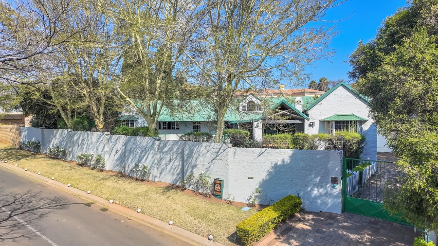 4 Bedroom Property for Sale in Hurlingham Manor Gauteng