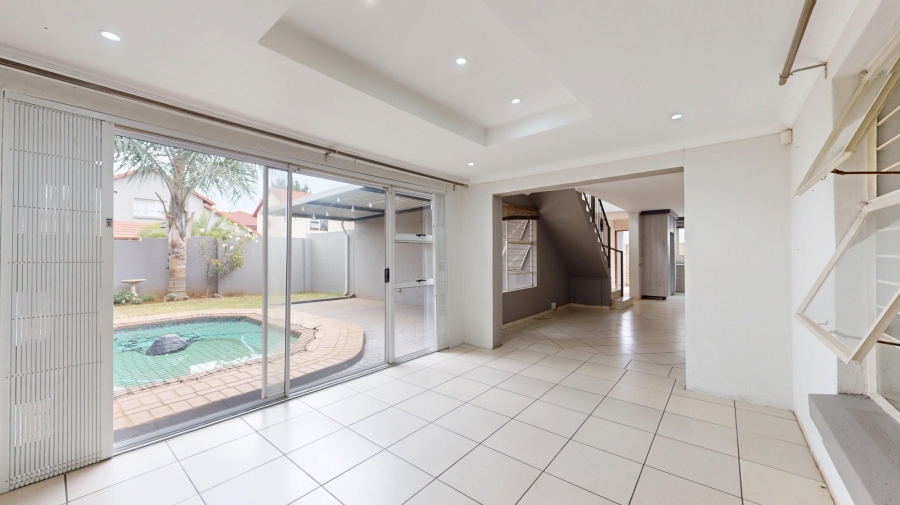 To Let 3 Bedroom Property for Rent in Ravenswood Gauteng