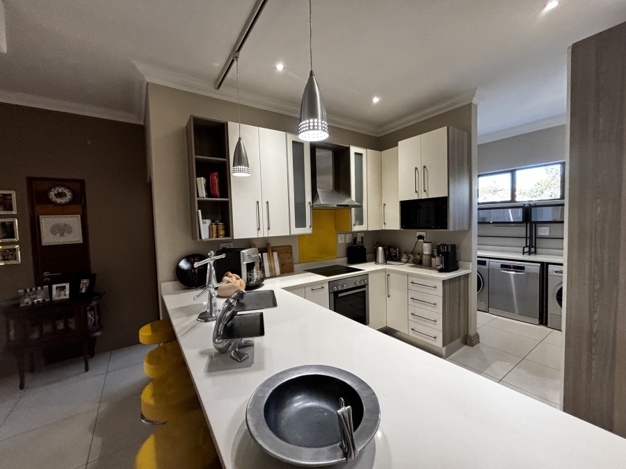 To Let 3 Bedroom Property for Rent in Morningside Gauteng