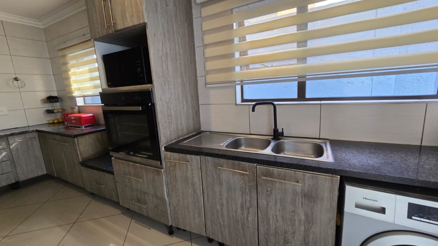 4 Bedroom Property for Sale in South Crest Gauteng