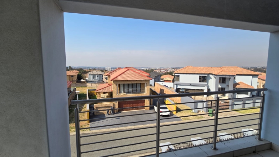 4 Bedroom Property for Sale in South Crest Gauteng