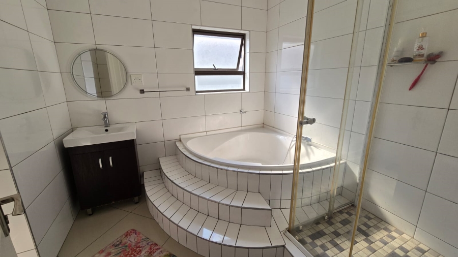 4 Bedroom Property for Sale in South Crest Gauteng