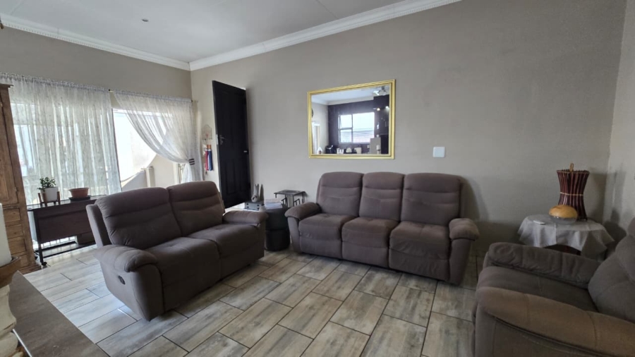 4 Bedroom Property for Sale in Verwoerdpark Gauteng