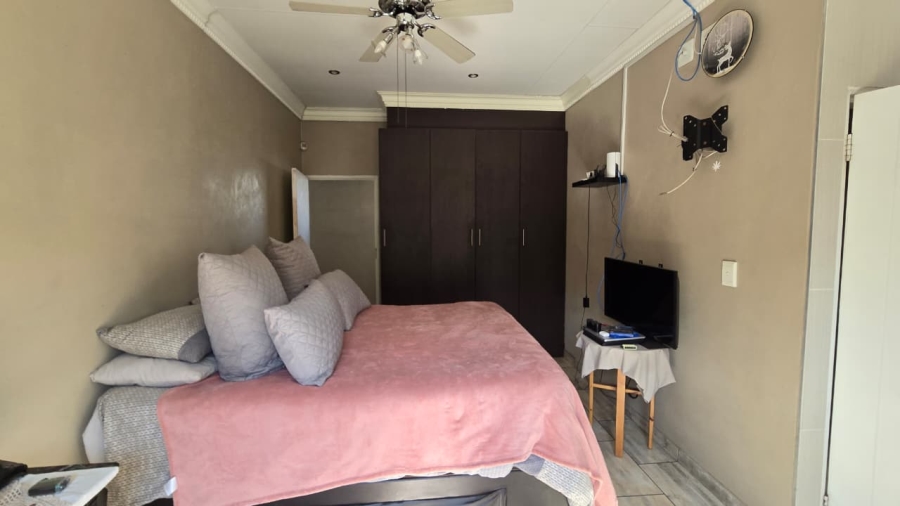 4 Bedroom Property for Sale in Verwoerdpark Gauteng