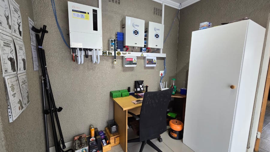 4 Bedroom Property for Sale in Verwoerdpark Gauteng