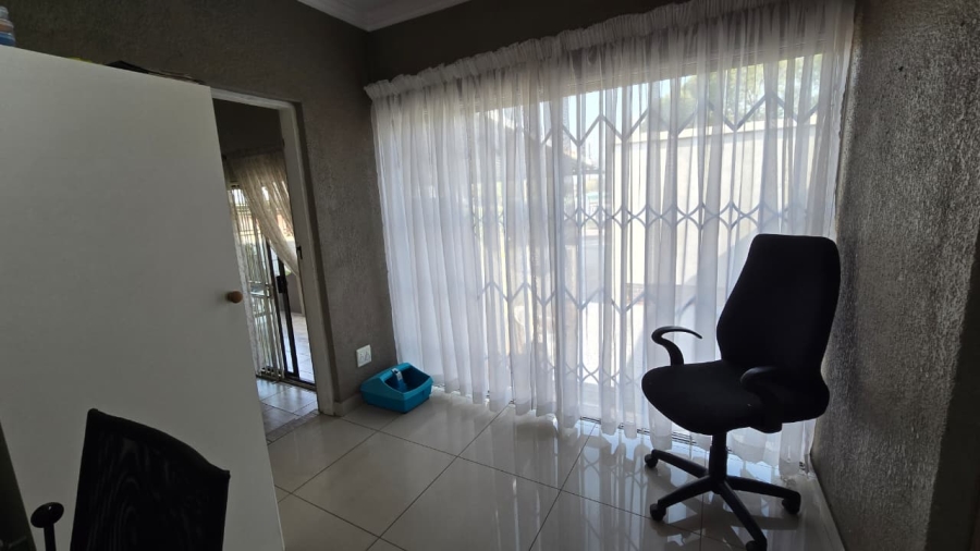 4 Bedroom Property for Sale in Verwoerdpark Gauteng