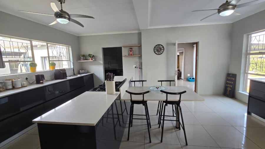 4 Bedroom Property for Sale in Verwoerdpark Gauteng