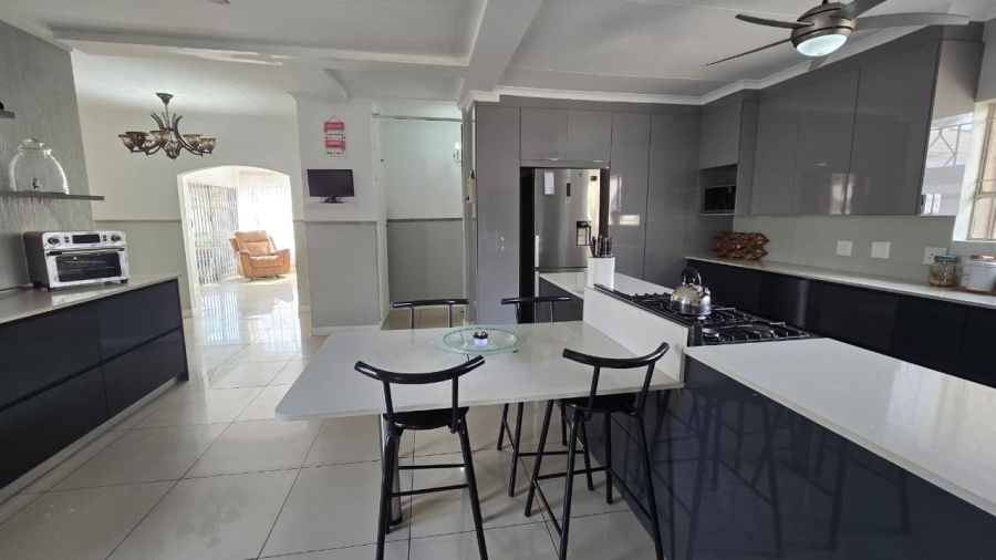 4 Bedroom Property for Sale in Verwoerdpark Gauteng