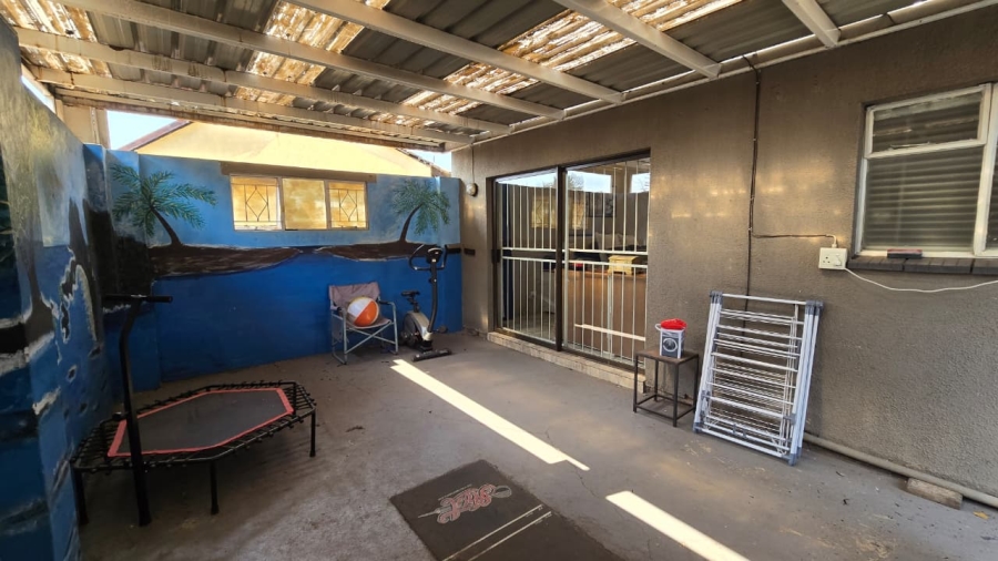 4 Bedroom Property for Sale in Verwoerdpark Gauteng