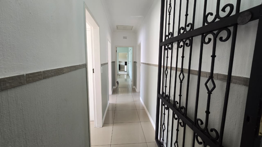 4 Bedroom Property for Sale in Verwoerdpark Gauteng