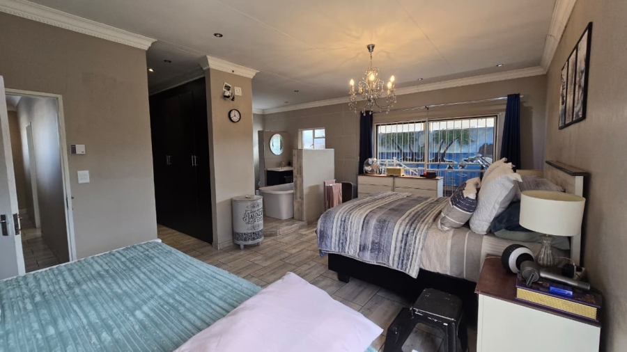 4 Bedroom Property for Sale in Verwoerdpark Gauteng