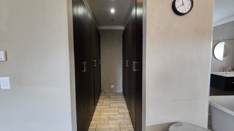 4 Bedroom Property for Sale in Verwoerdpark Gauteng
