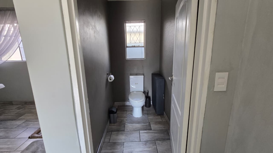 4 Bedroom Property for Sale in Verwoerdpark Gauteng