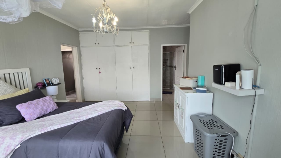4 Bedroom Property for Sale in Verwoerdpark Gauteng