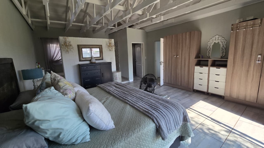 4 Bedroom Property for Sale in Verwoerdpark Gauteng