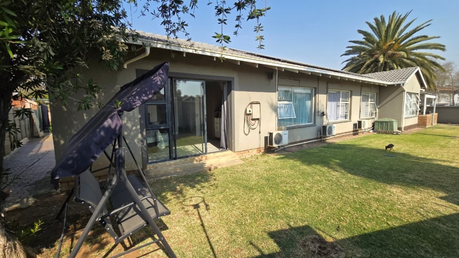 4 Bedroom Property for Sale in Verwoerdpark Gauteng