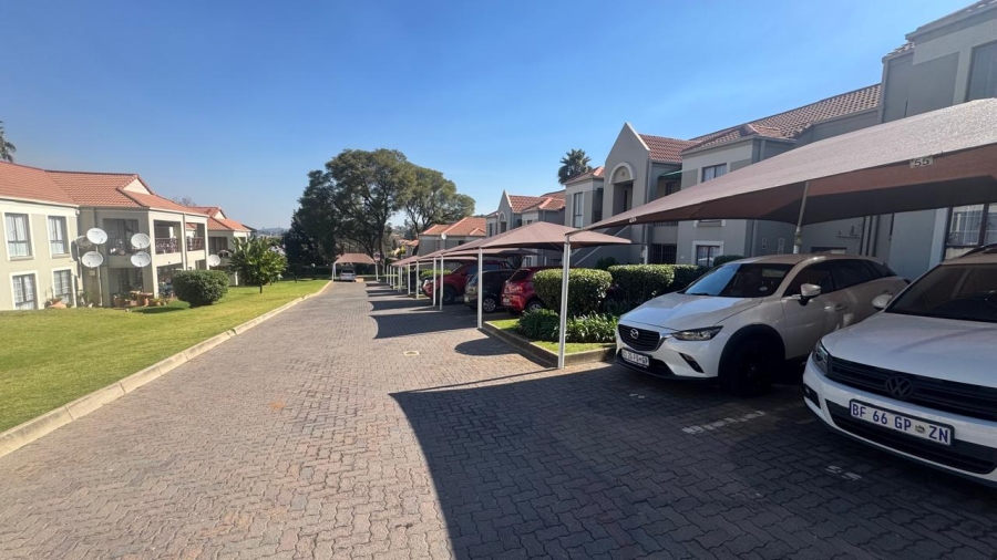 2 Bedroom Property for Sale in Oakdene Gauteng