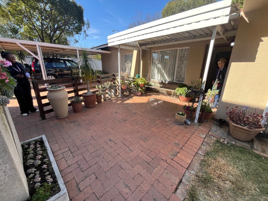 3 Bedroom Property for Sale in Brackendowns Gauteng